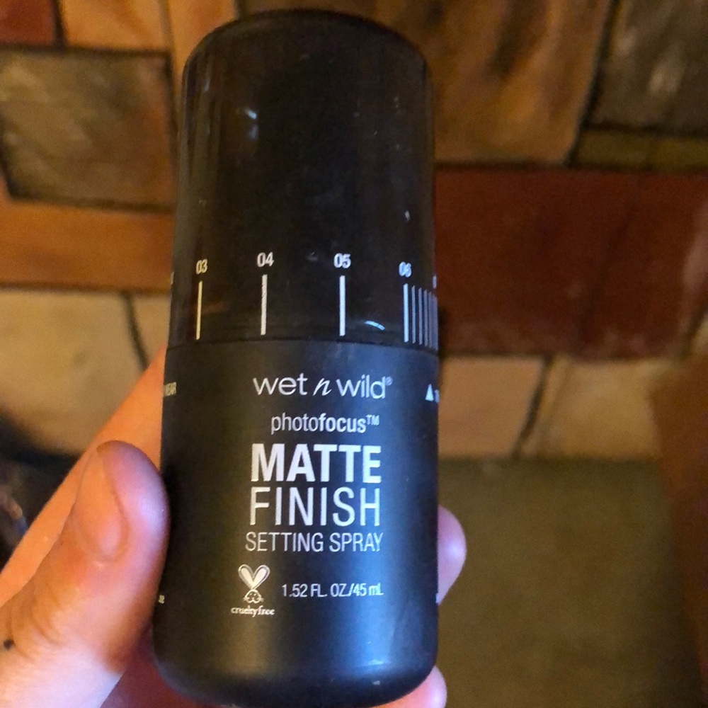 Wet and wild setting spray